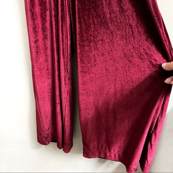 Holiday Velvet Romper - Picture 3 of 9